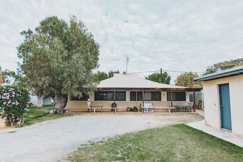 Dongara Hotel Motel - Accommodation Asia 1