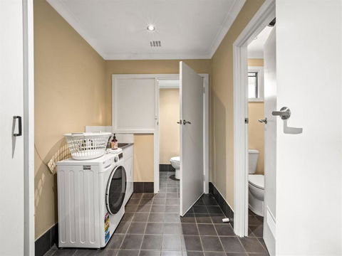 Eagle Bay Beach House - 300m To The Beach! - Accommodation Guide 4