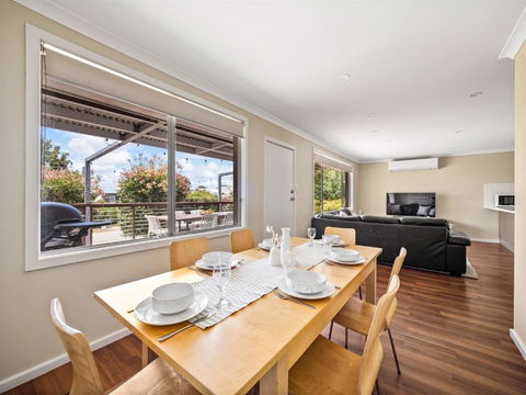 Eagle Bay Beach House - 300m To The Beach! - Accommodation Guide 3