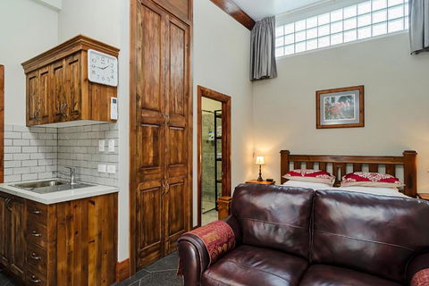 Eagle Foundry Bed & Breakfast - Accommodation Guide 1