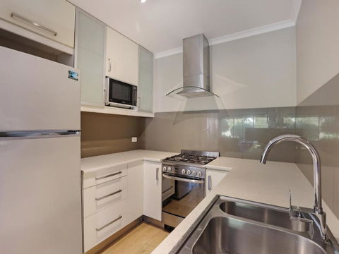 Eagle Heights Holiday Units - Accommodation Asia 4