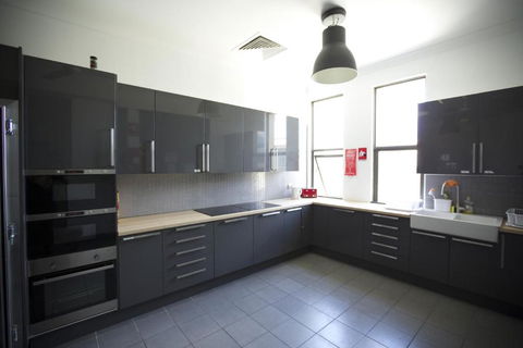 EBS Sydney Hostel - Accommodation Guide 4