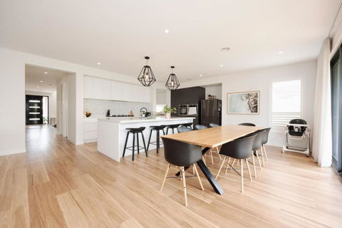 EDEN Spacious Torquay Family Escape - Accommodation Guide 0