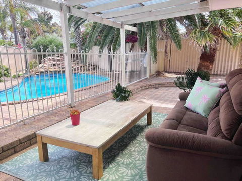 Edgewater Whole Holiday Resort - Accommodation Guide 2