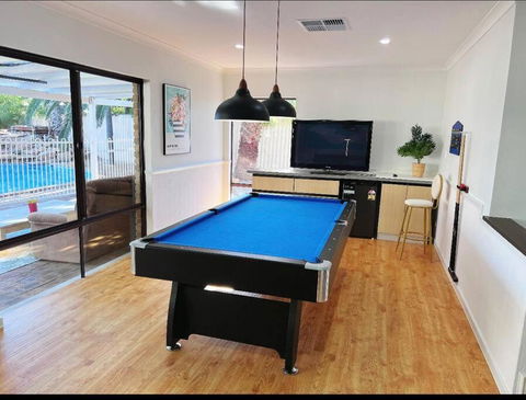 Edgewater Whole Holiday Resort - Accommodation Guide 4