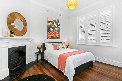 EDW19 - Stylish 2-Bed, 2-Bath Townhose In Drummoyne - Accommodation Guide 4