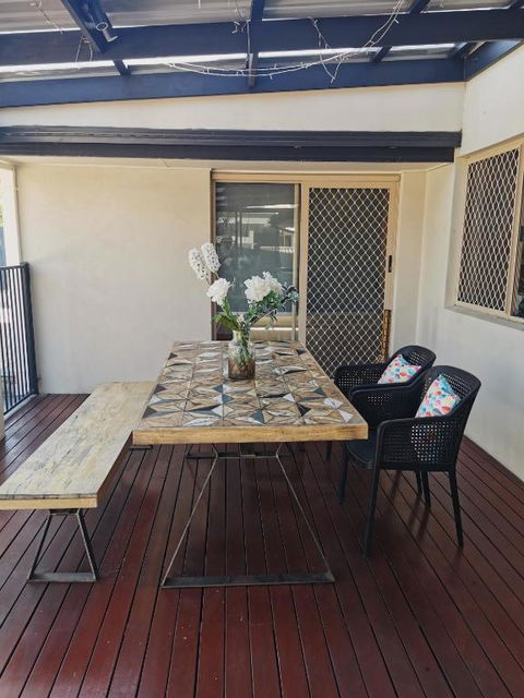 Eight Mile Plains House - Accommodation Asia 3