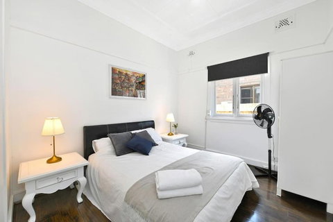 Elegant Family Retreat Near Beaches & Sydney CBD - Accommodation Asia 1