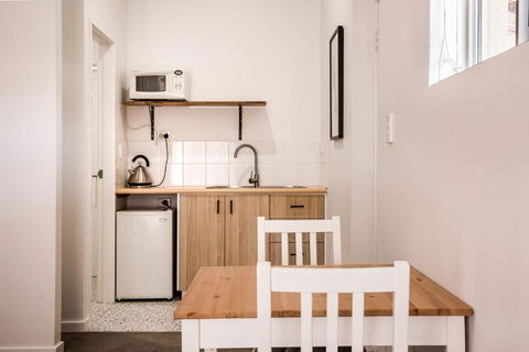 EM Apartments - Accommodation Guide 4