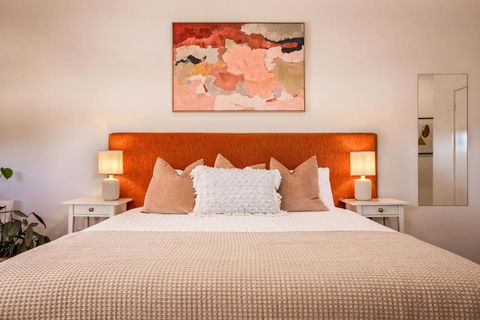 EM Apartments - Accommodation Guide 0