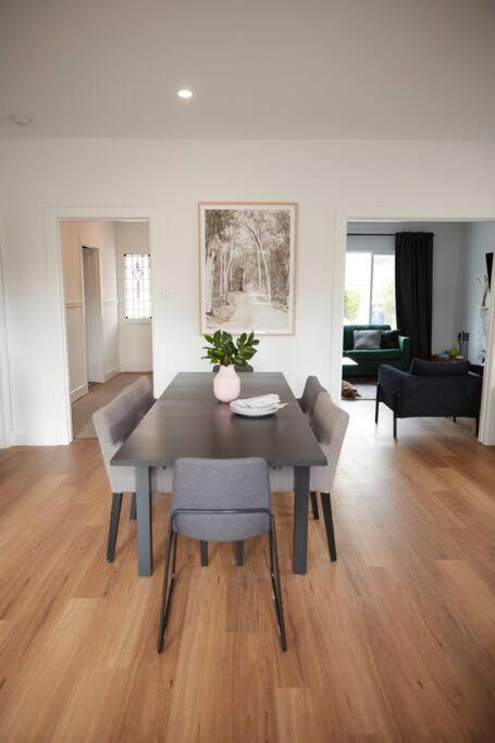 Enjoy A Renovated Retreat With Outdoor Bath - Accommodation Asia 2