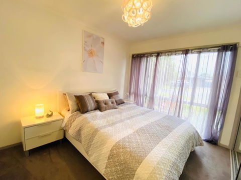 ENTIRE HOME IN WERRIBEE,BEST POSSIBLE LOCATION YOU CAN FIND - Accommodation Guide 3