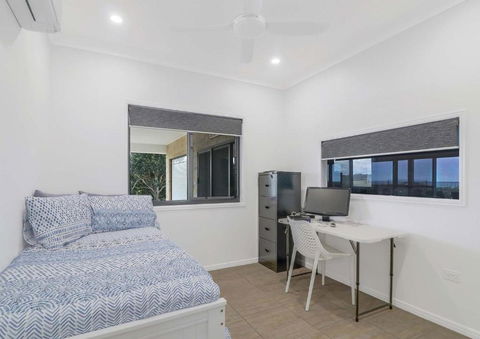 ESCAPE WITH A VIEW - Accommodation Guide 1