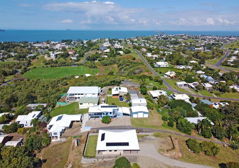 ESCAPE WITH A VIEW - Accommodation Guide 2