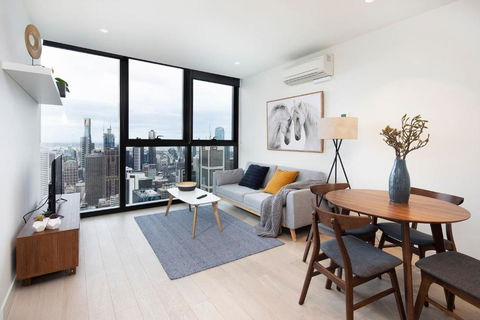 EQ Tower Modern Apartments Melbourne Central CBD - Accommodation Guide 0