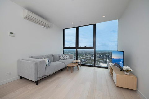 EQ Tower Modern Apartments Melbourne Central CBD - Accommodation Guide 3