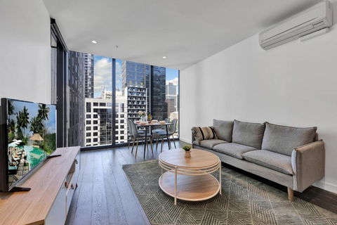 EQ Tower Modern Apartments Melbourne Central CBD - Accommodation Guide 1