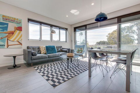 Explore Sydney From Stylish North Shore Apartment - Accommodation Guide 0