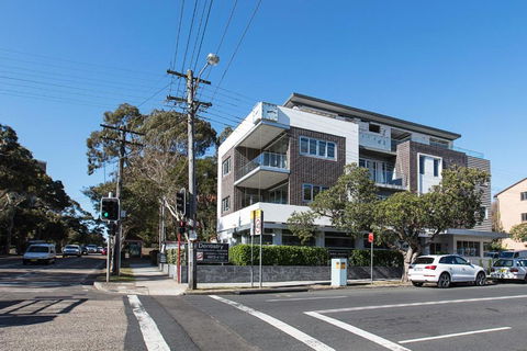 Explore Sydney From Stylish North Shore Apartment - Accommodation Guide 4