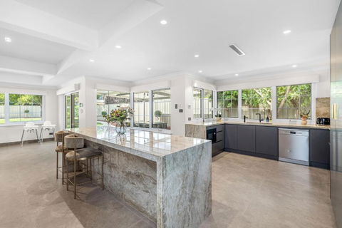 Exquisite Oasis Family Retreat - Accommodation Asia 0