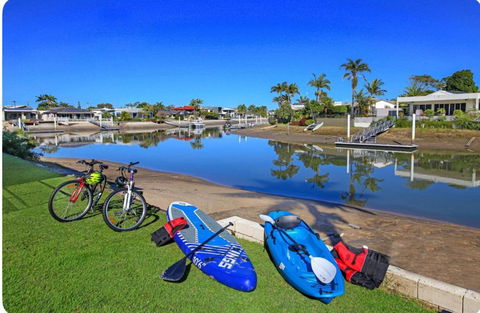 Fabulous Canal-front Unit In Mooloolaba - Accommodation Guide 0