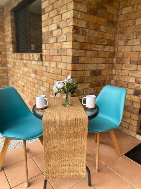 Fabulous Canal-front Unit In Mooloolaba - Accommodation Guide 3
