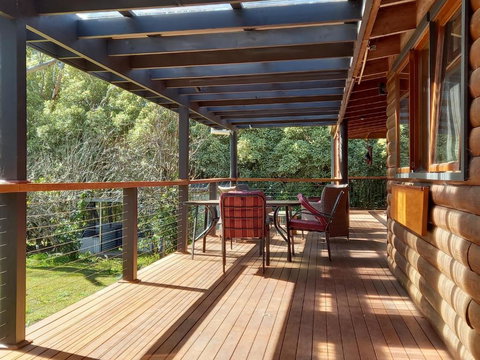 Falls Lodge - A Blue Mountains Experience - Accommodation Guide 0