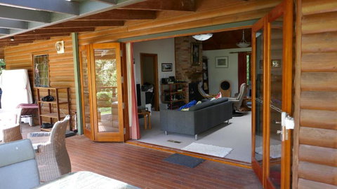 Falls Lodge - A Blue Mountains Experience - Accommodation Guide 2