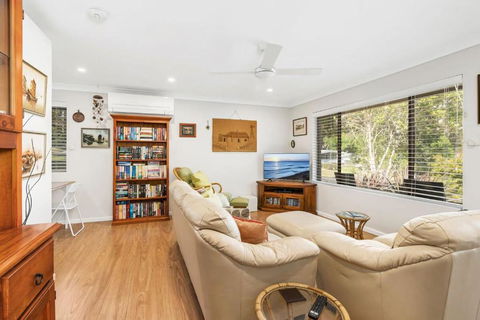 Family Coastal Escape Narrawallee NSW - Accommodation Asia 1