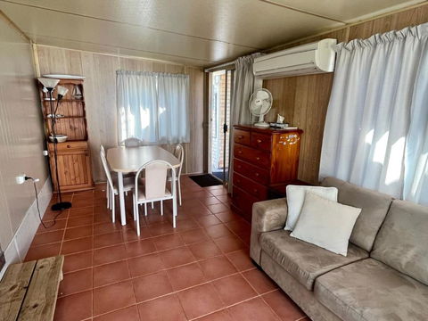 Family Getaway Cabin 50 - Accommodation Asia 1