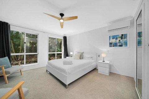 Family Escape Serene Oasis With Pool And AC - Accommodation Asia 2