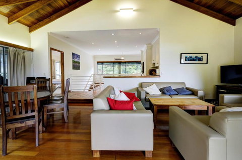 Far Shore - Accommodation Guide 3