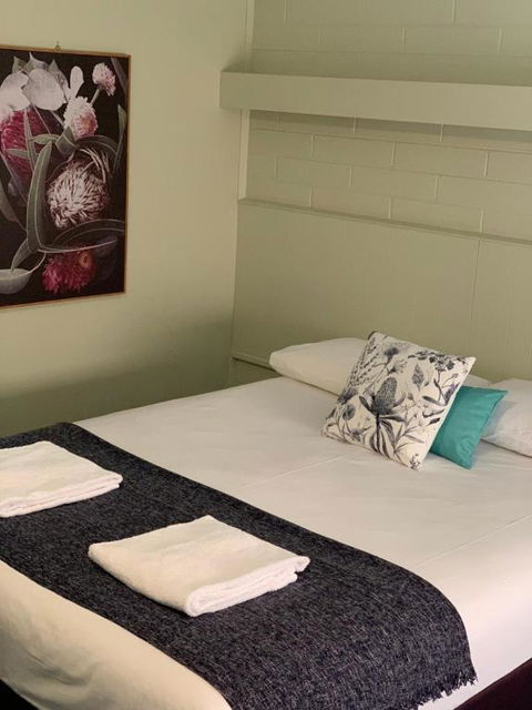 Finley Country Club Hotel Motel - Accommodation Guide 2