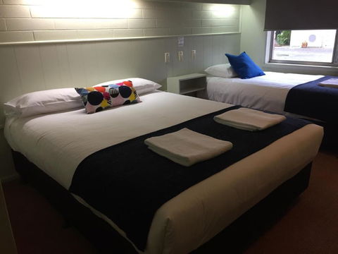 Finley Country Club Hotel Motel - Accommodation Guide 1