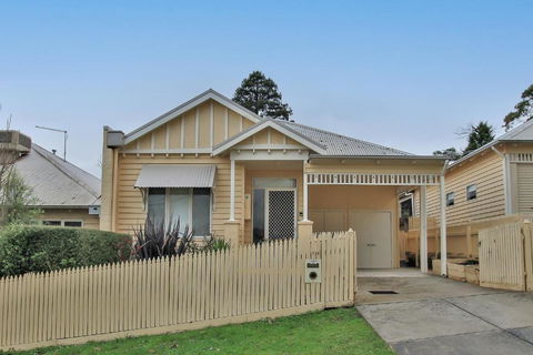 Fermoy Cottage - Accommodation Asia 0