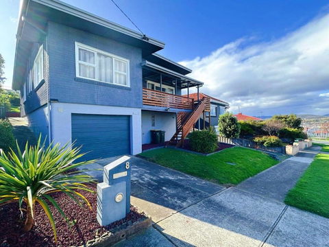 Fonton Blue Holiday Home Close To City And Airport - Accommodation Guide 0