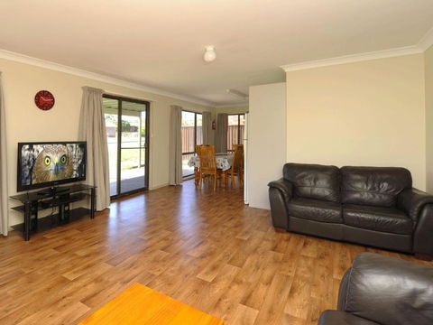 Family Getaway Shoal Bay - Accommodation Asia 3
