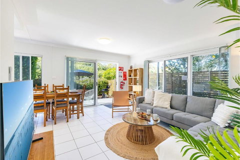 Fingal Bay Coastal Retreat 1 12 Marine Dr Fantastic Ground Floor Duplex - Accommodation Guide 4