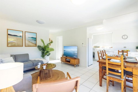 Fingal Bay Coastal Retreat 1 12 Marine Dr Fantastic Ground Floor Duplex - Accommodation Guide 0