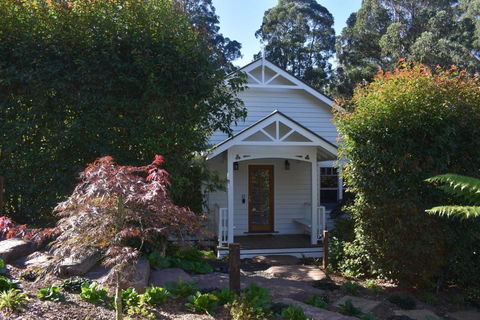 Fern Falls Cottages - Garden Cottage - Accommodation Asia 0