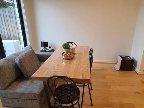 Family Friendly 2BR Townhouse 5mins To Hospital - Accommodation Asia 3