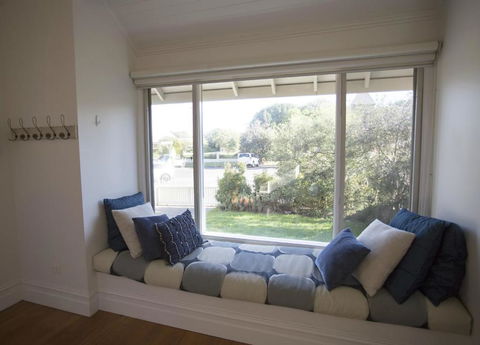 GALWAY COTTAGE - Accommodation Guide 4