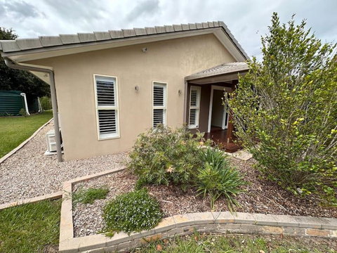 Gardens By The Bay - Acreage Living & EV Charging - Accommodation Asia 4