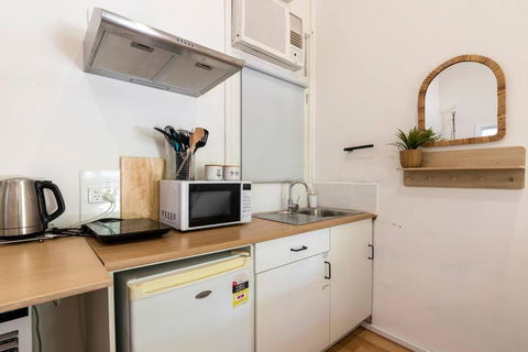 Gawler Townhouses 1C , 1 Queen Bed - Accommodation Guide 4