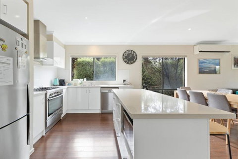 Gemstone At Sunderland Bay - Accommodation Asia 3