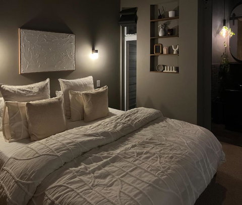 George - Luxe Residence With Private Rooftop - Accommodation Asia 4