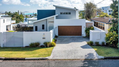 GEORGE8- THE ULTIMATE, FAMILY BEACH HOUSE! - Accommodation Asia 0