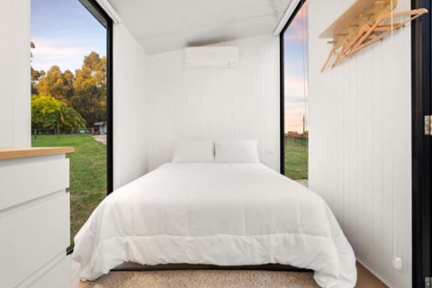 Glorious Escape By Tiny Away - Accommodation Asia 3