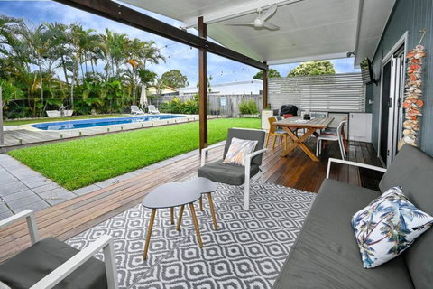 Golden Beach Family Relaxation - Accommodation Asia 2