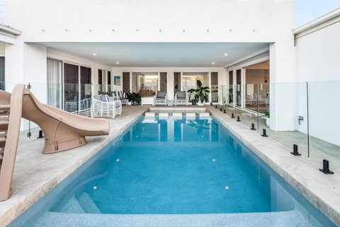 Golden Beach Ultimate Family Getaway - Pool & Spa - Accommodation Asia 0